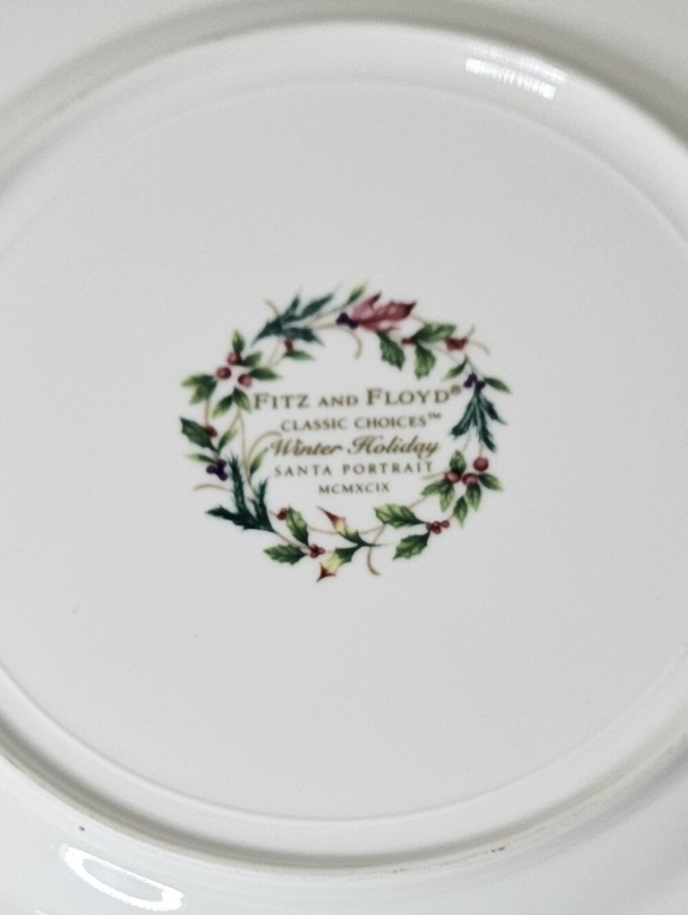 Fitz & Floyd Winter Holiday Collector Plates Santa Portrait Rose Wreath Set Of 4 - Picture 9 of 9